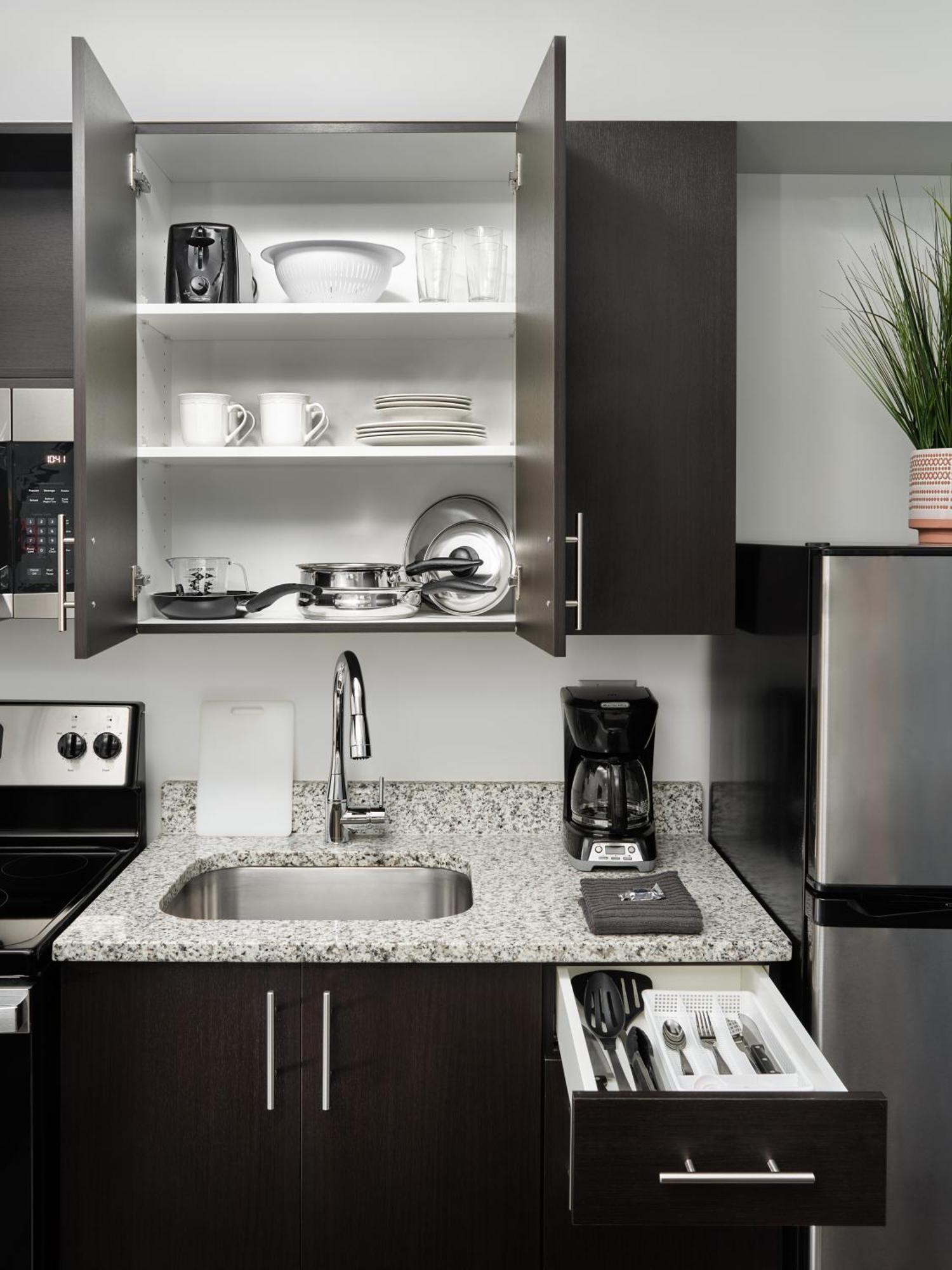 Stayapt Suites Columbus-Fort Benning Екстериор снимка
