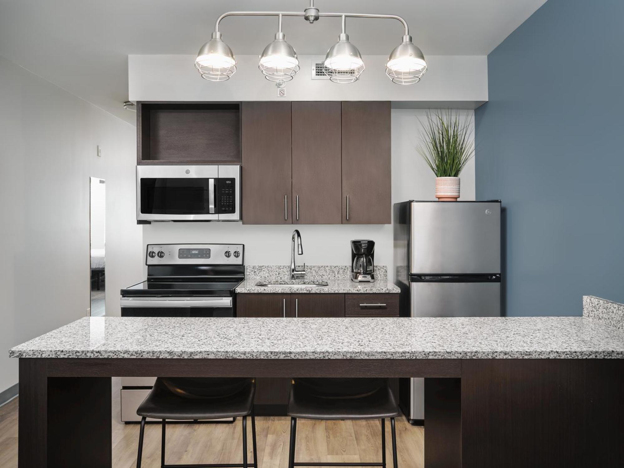 Stayapt Suites Columbus-Fort Benning Екстериор снимка