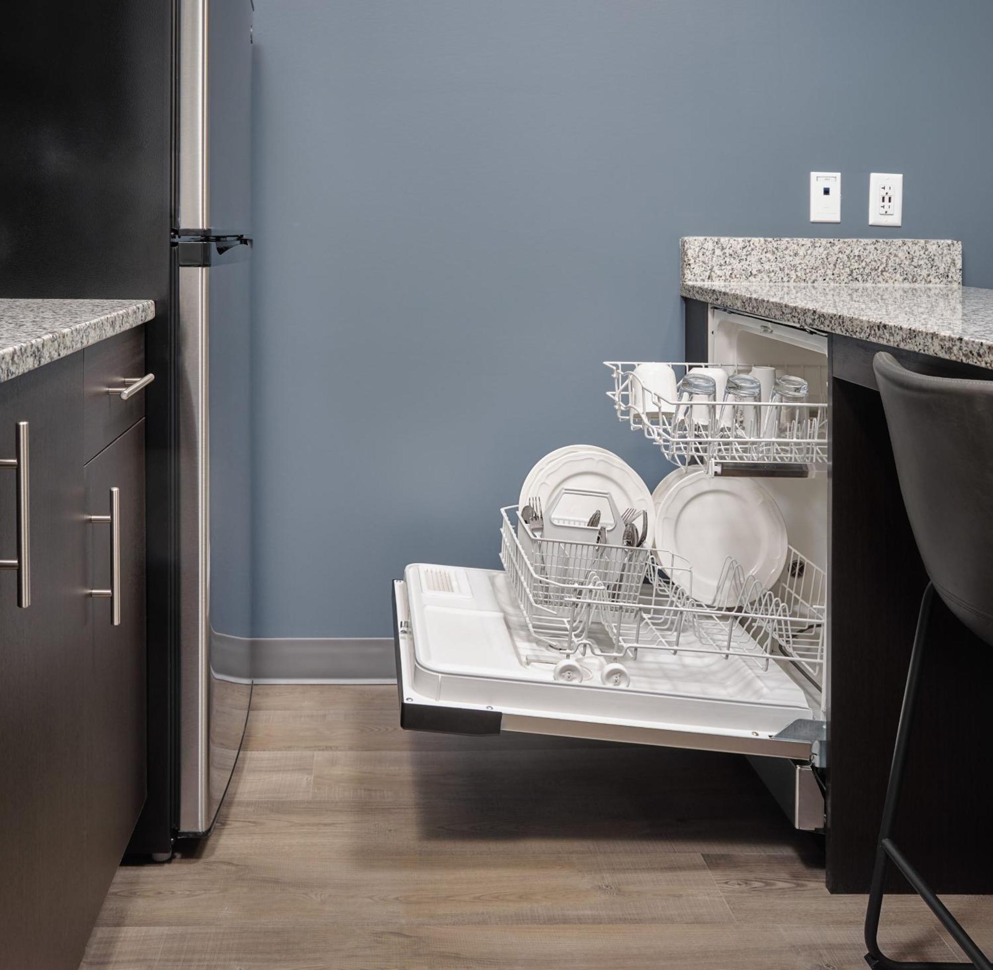Stayapt Suites Columbus-Fort Benning Екстериор снимка